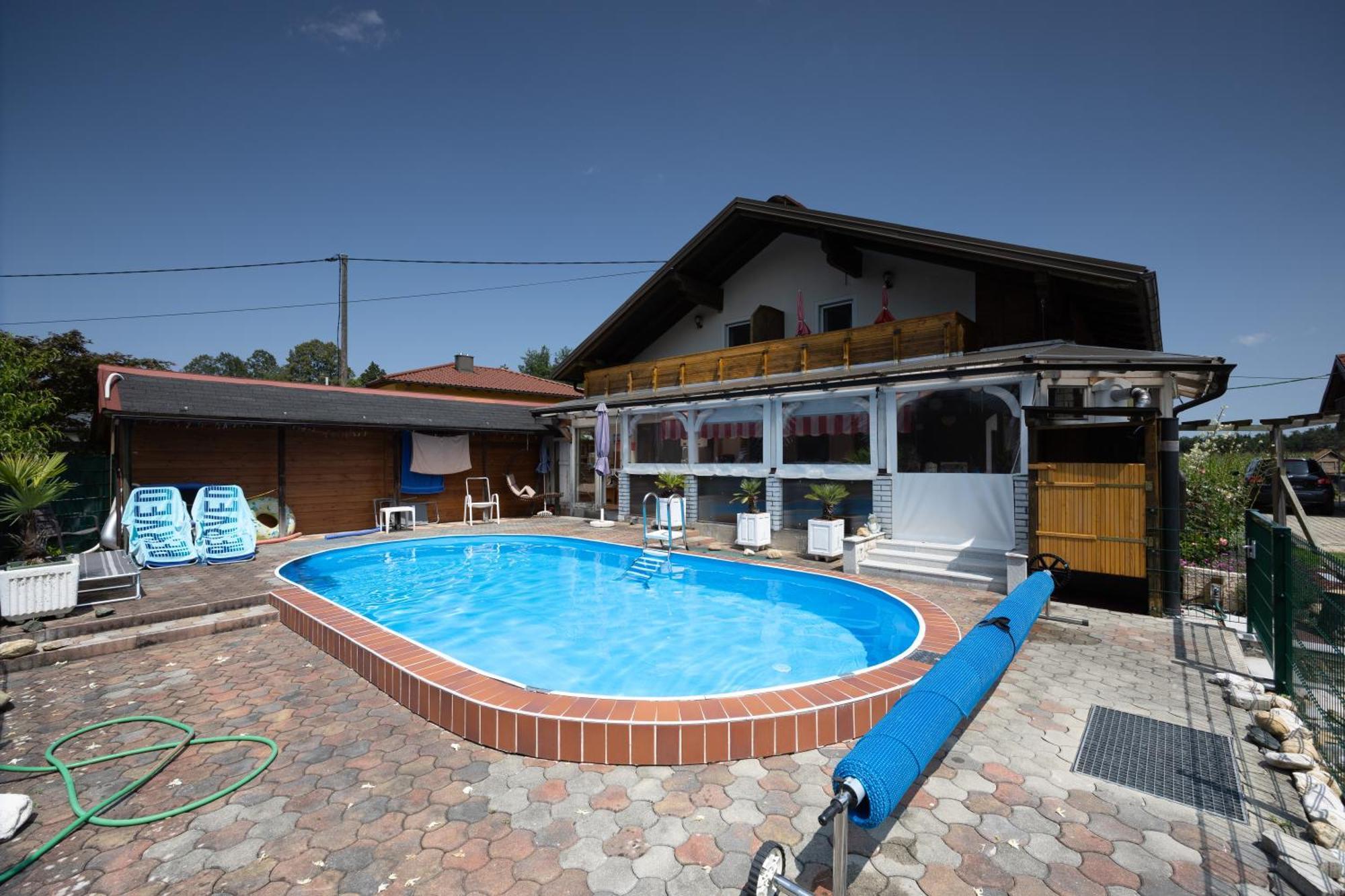 Christis Apartments Eberndorf Bagian luar foto