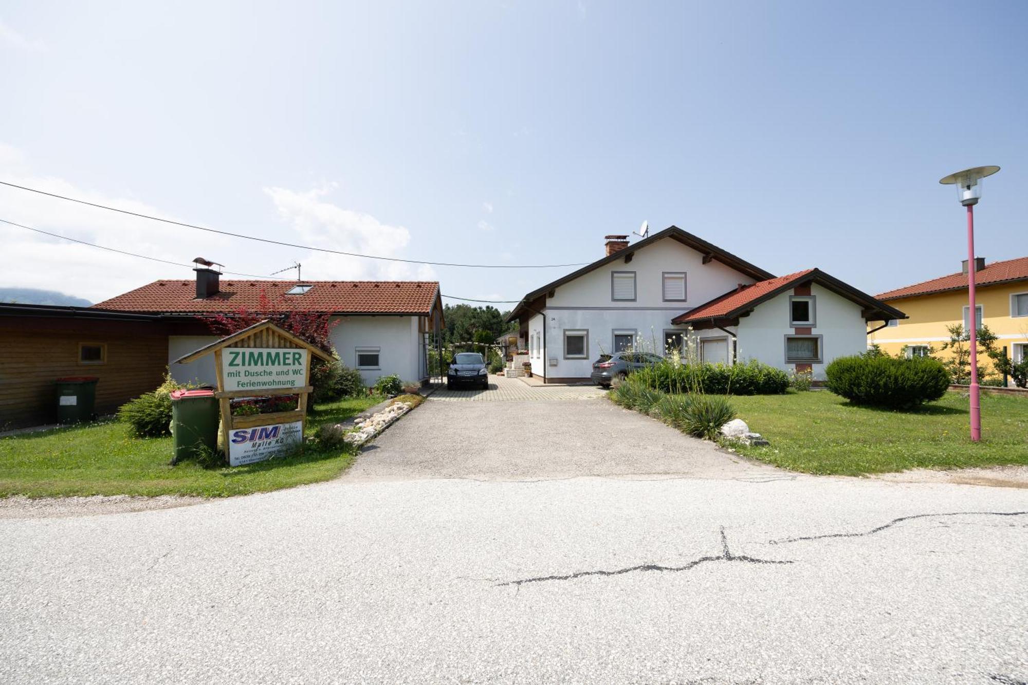 Christis Apartments Eberndorf Bagian luar foto